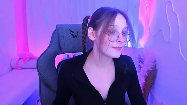 Snapshot of JenniferKiim chatting on 02-01-26, 10:46 JenniferKiim online show from 02-01-26, 10:46