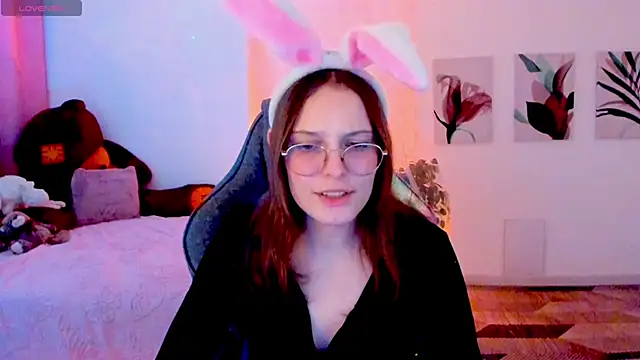 Snapshot of JenniferKiim chatting on 12-02-25, 11:45 JenniferKiim online show from 12-02-25, 11:45