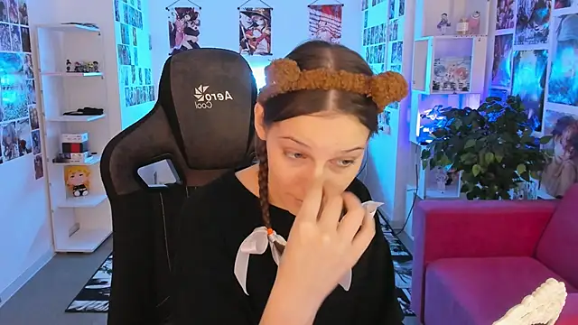 Snapshot of JenniferKiim chatting on 02-21-26, 08:38 JenniferKiim online show from 02-21-26, 08:38