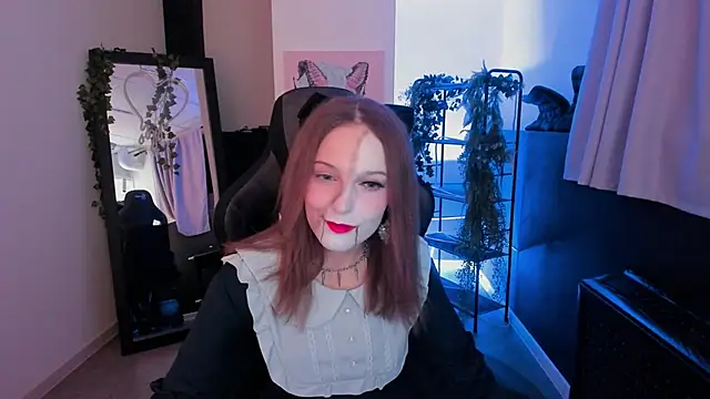 Snapshot of JenniferKiim chatting on 10-31-25, 02:35 JenniferKiim online show from 10-31-25, 02:35