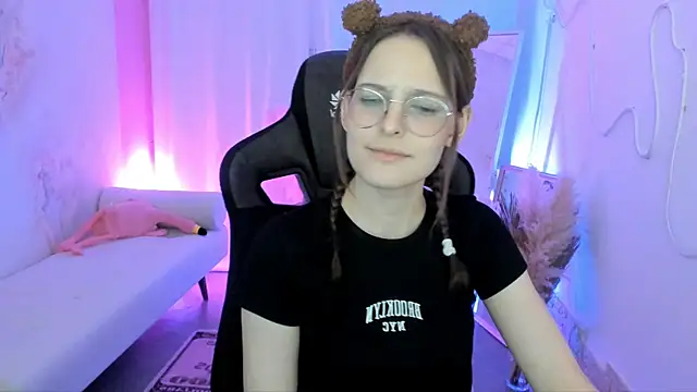 Snapshot of JenniferKiim chatting on 01-05-26, 05:27 JenniferKiim online show from 01-05-26, 05:27