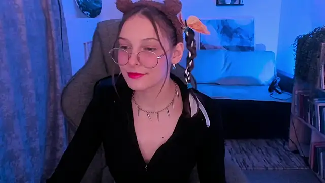 Snapshot of JenniferKiim chatting on 11-25-25, 11:21 JenniferKiim online show from 11-25-25, 11:21