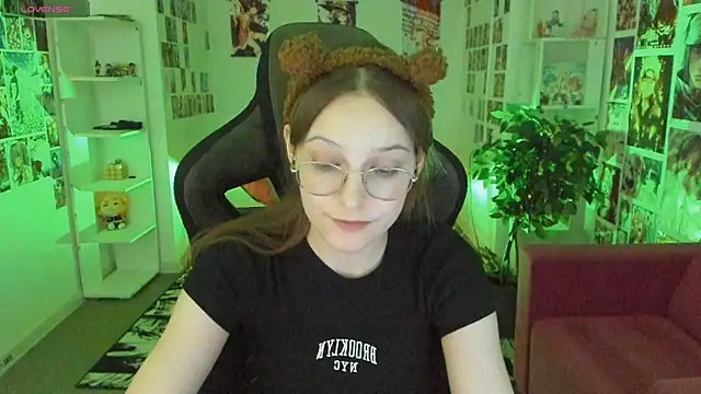 Snapshot of JenniferKiim chatting on 02-11-26, 02:17 JenniferKiim online show from 02-11-26, 02:17