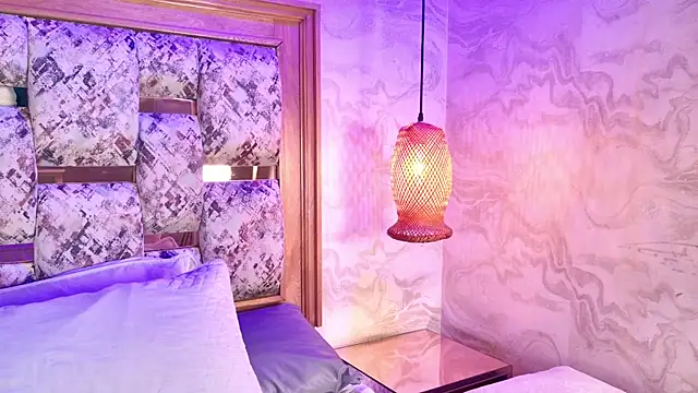 Snapshot of amy_greene chatting on 02-25-26, 12:49 amy greene online show from 02-25-26, 12:49