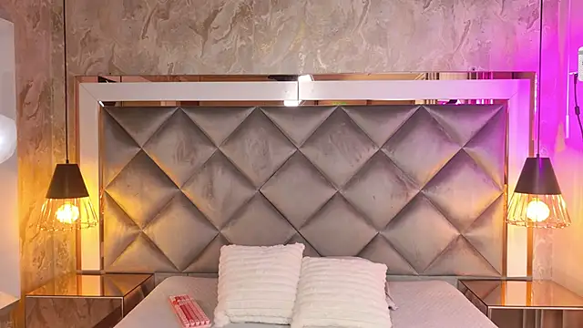 Snapshot of amy_greene chatting on 10-01-25, 11:47 amy greene online show from 10-01-25, 11:47