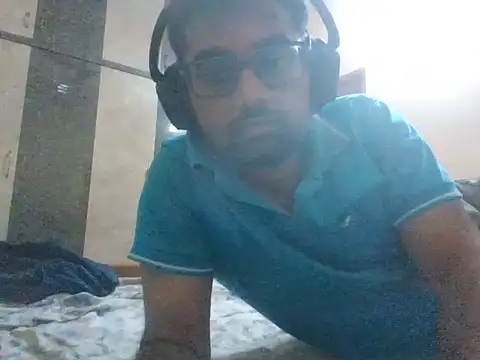 Snapshot of GOJO_1 chatting on 10-21-25, 03:00 GOJO 1 online show from 10-21-25, 03:00