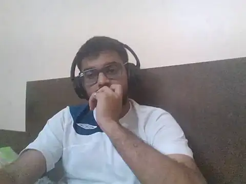 Snapshot of GOJO_1 chatting on 10-27-25, 02:18 GOJO 1 online show from 10-27-25, 02:18