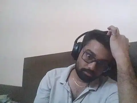 Snapshot of GOJO_1 chatting on 09-13-25, 11:21 GOJO 1 online show from 09-13-25, 11:21