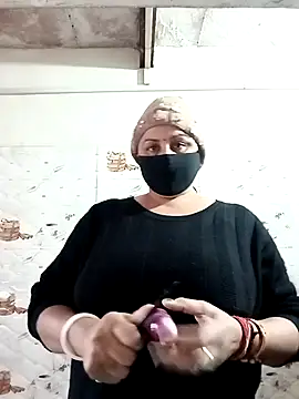 Rakhi sawant143 online show from 12-18-25, 02:27