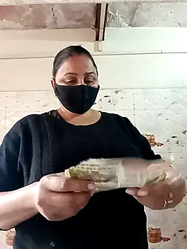 Rakhi sawant143 online show from 11-24-25, 03:06