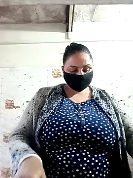 Rakhi sawant143 online show from 12-22-25, 02:33