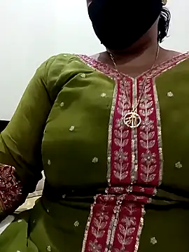 Snapshot of Rakhi_sawant143 chatting on 02-17-26, 02:03 Rakhi sawant143 online show from 02-17-26, 02:03