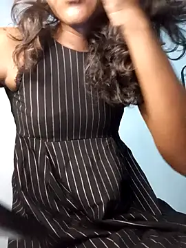 Snapshot of venuki_ihalagamage chatting on 05-03-26, 04:32 venuki ihalagamage online show from 05-03-26, 04:32