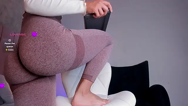 agatha jener online show from 03-23-26, 11:32