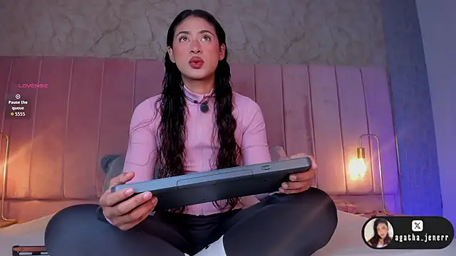 agatha jener online show from 02-24-26, 11:33