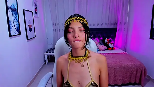 Snapshot of Mia_Clay1 chatting on 12-22-25, 09:04 Mia Clay1 online show from 12-22-25, 09:04