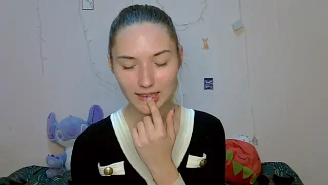 Snapshot of _kikiclark__ chatting on 09-15-25, 08:53 kikiclark online show from 09-15-25, 08:53