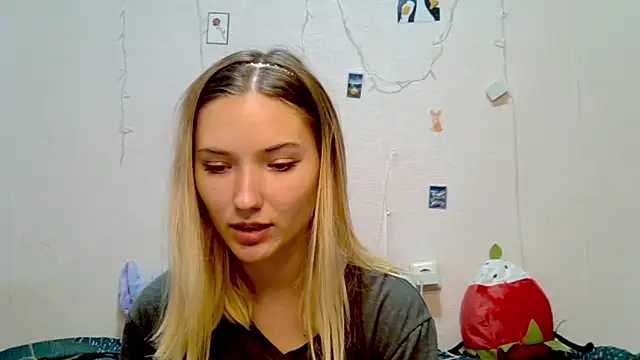 Snapshot of _kikiclark__ chatting on 09-18-25, 08:34 kikiclark online show from 09-18-25, 08:34