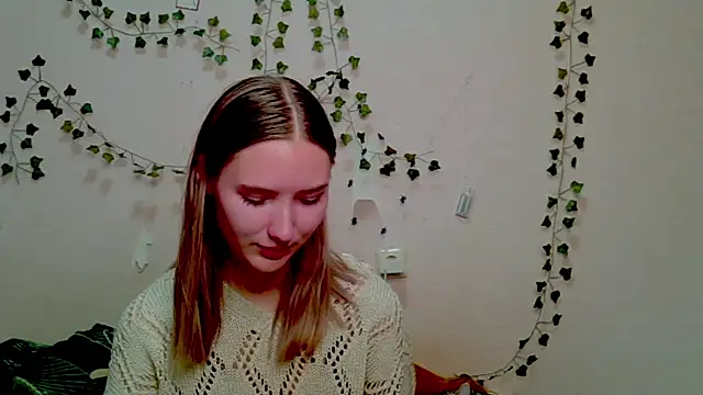  kikiclark   online show from 11-15-25, 10:36