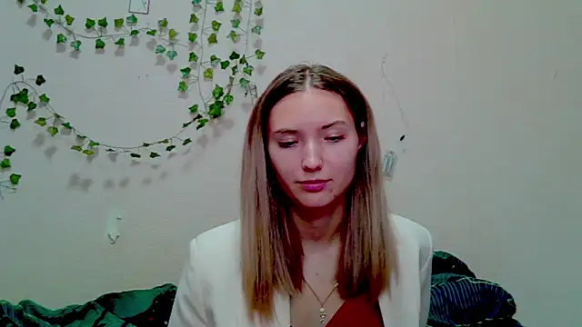  kikiclark   online show from 11-21-25, 10:20