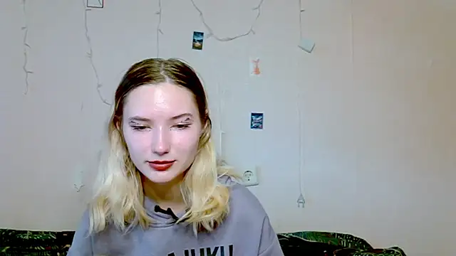 Snapshot of _kikiclark__ chatting on 09-26-25, 08:32 kikiclark online show from 09-26-25, 08:32