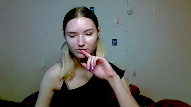 Snapshot of _kikiclark__ chatting on 10-09-25, 12:06 kikiclark online show from 10-09-25, 12:06
