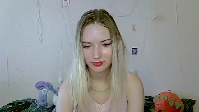 Snapshot of _kikiclark__ chatting on 09-17-25, 08:16 kikiclark online show from 09-17-25, 08:16