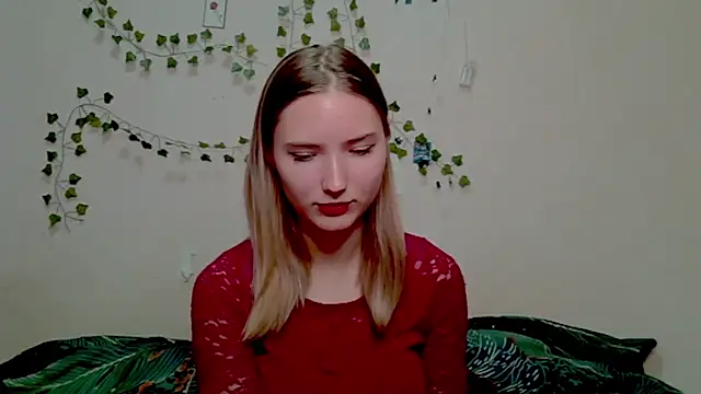  kikiclark   online show from 11-29-25, 09:15