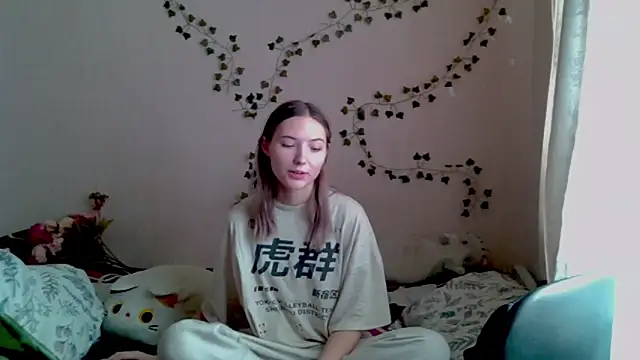  kikiclark   online show from 11-15-25, 10:30