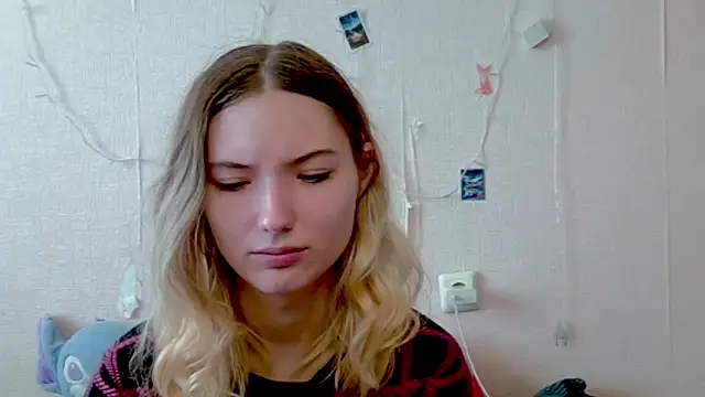 Snapshot of _kikiclark__ chatting on 10-04-25, 09:00 kikiclark online show from 10-04-25, 09:00