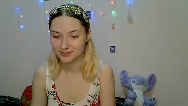 Snapshot of _kikiclark__ chatting on 09-09-25, 06:28 kikiclark online show from 09-09-25, 06:28