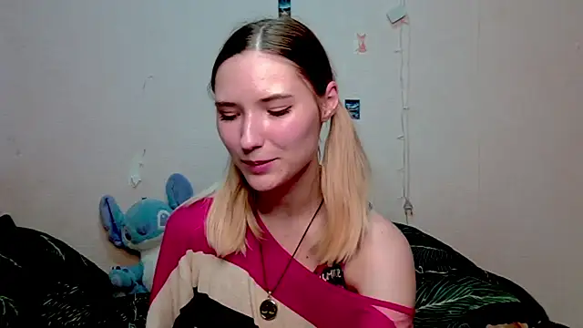 Snapshot of _kikiclark__ chatting on 10-11-25, 07:48 kikiclark online show from 10-11-25, 07:48