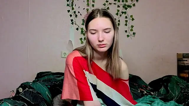  kikiclark   online show from 12-20-25, 09:23