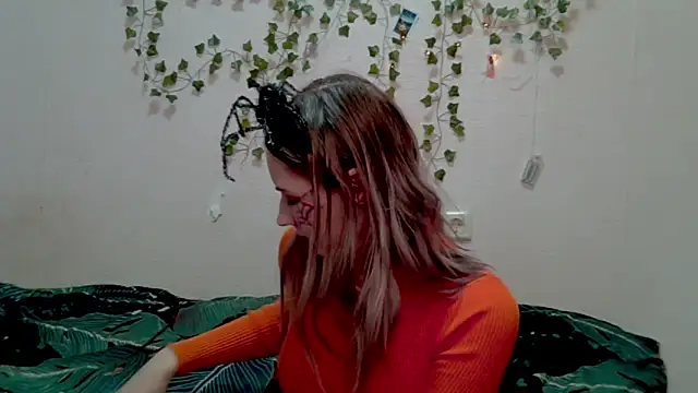  kikiclark   online show from 10-31-25, 07:32