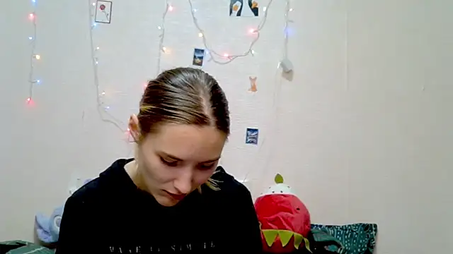 Snapshot of _kikiclark__ chatting on 09-21-25, 08:25 kikiclark online show from 09-21-25, 08:25