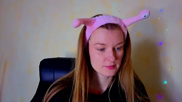 MysticVenus  online show from 04-07-26, 02:41