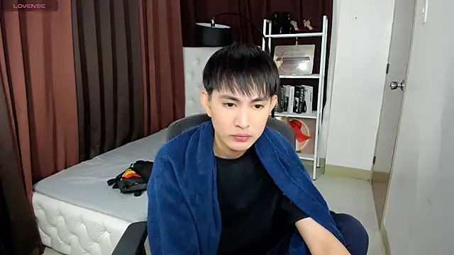 xxxhugecocktwinkxxx online show from 10-06-25, 04:41