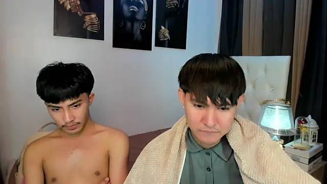 Snapshot of xxxhugecocktwinkxxx chatting on 11-29-25, 05:35 xxxhugecocktwinkxxx online show from 11-29-25, 05:35