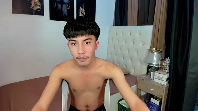 Snapshot of xxxhugecocktwinkxxx chatting on 11-27-25, 04:18 xxxhugecocktwinkxxx online show from 11-27-25, 04:18