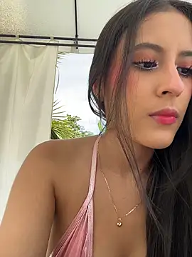 Snapshot of Juanita-Diaz chatting on 02-13-26, 08:42 Juanita-Diaz online show from 02-13-26, 08:42