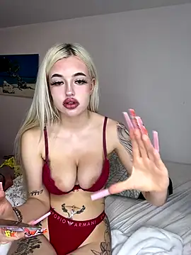 Steffi Snowbunny online show from 10-13-25, 03:24