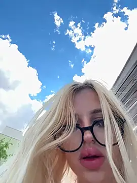 Snapshot of Steffi_Snowbunny chatting on 07-11-26, 01:11 Steffi Snowbunny online show from 07-11-26, 01:11
