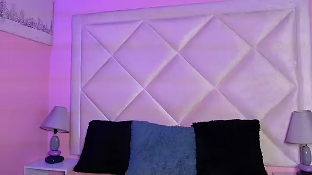 Snapshot of Miaa_Smithh__ chatting on 11-21-25, 12:59 Miaa Smithh online show from 11-21-25, 12:59