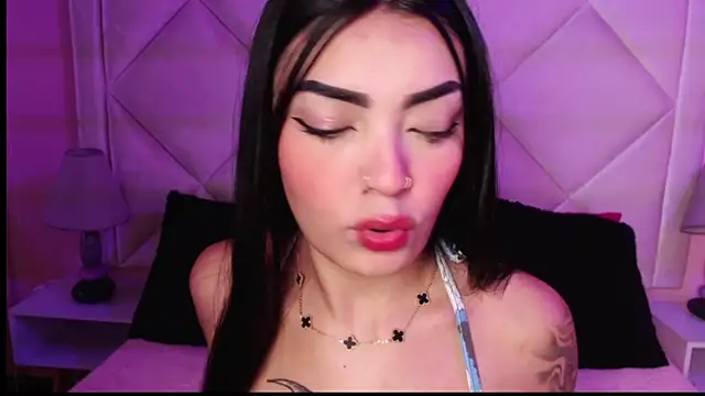 Snapshot of Miaa_Smithh__ chatting on 12-01-25, 02:18 Miaa Smithh online show from 12-01-25, 02:18