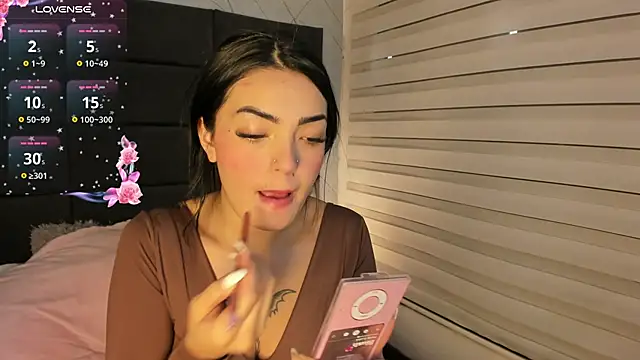 Snapshot of Miaa_Smithh__ chatting on 04-30-26, 01:07 Miaa Smithh online show from 04-30-26, 01:07