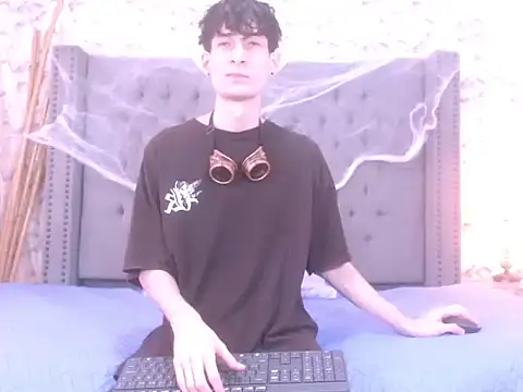 Luke Carter online show from 10-31-25, 01:08