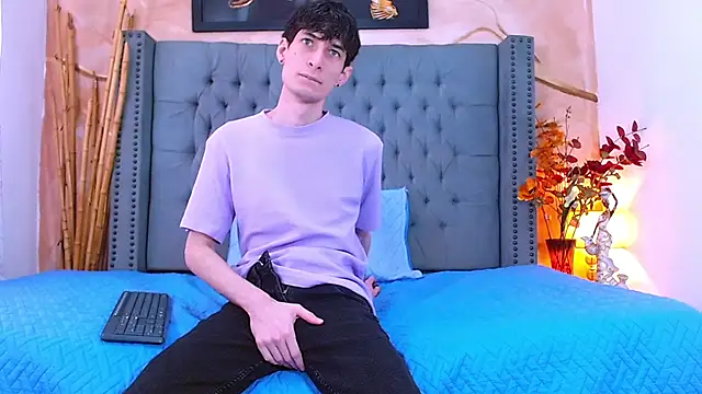 Luke Carter online show from 12-17-25, 01:16