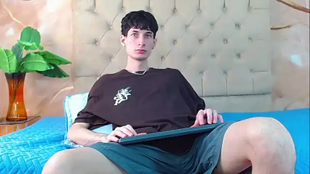 Snapshot of Luke_Carter chatting on 05-15-26, 01:20 Luke Carter online show from 05-15-26, 01:20