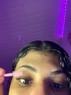 Snapshot of luluzinhax chatting on 02-23-26, 05:09 luluzinhax online show from 02-23-26, 05:09