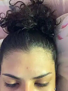 Snapshot of luluzinhax chatting on 02-15-26, 03:18 luluzinhax online show from 02-15-26, 03:18